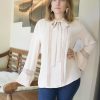 Blouse met strik en lange mouwen beige online dameskleding Florentini
