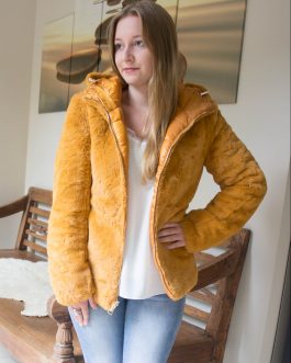 Jas gewatteerd met faux fur (omkeerbaar) okergeel