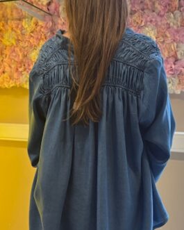 Jeansblouse lichtblauw met fantasie